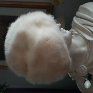 Vintage Fur Hat 🎄